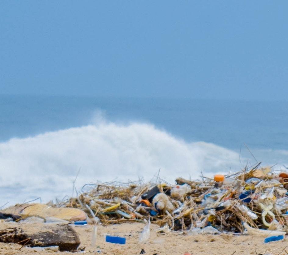 Millions of plastic granules invade the beaches of Sri Lanka